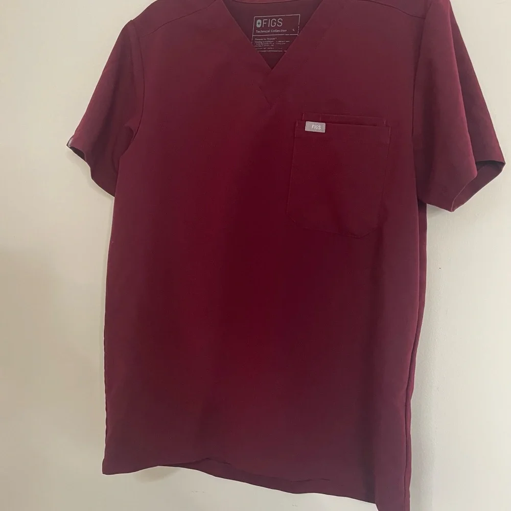 Figs Maroon V-Neck Scrub ~ Size Small‎  Healthcare ~ Medical Staff